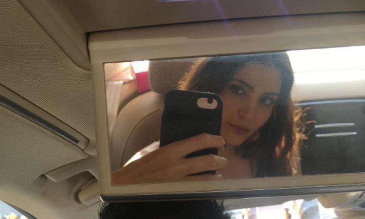 Phones owned by Bollywood Actresses & Suggestions