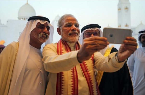Android or iPhone: Which Phone does Narendra Modi vouch for?