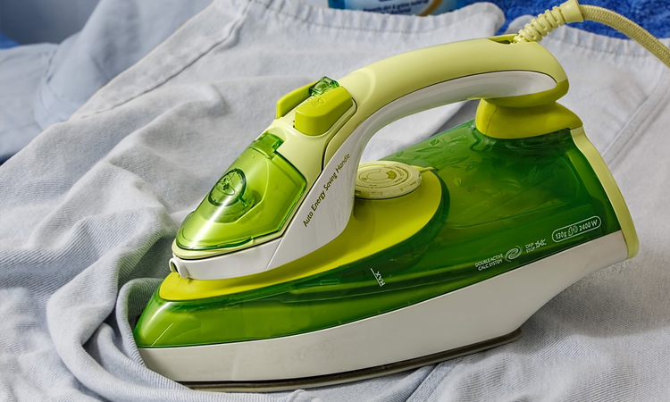 Avoid These Common Mistakes While Using a Steam Iron