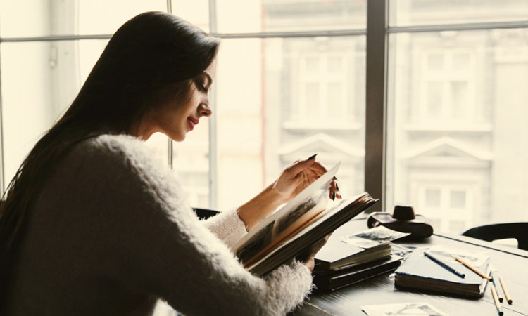 Top 7 Romantic Books to Curl Up with This Valentine’s Day